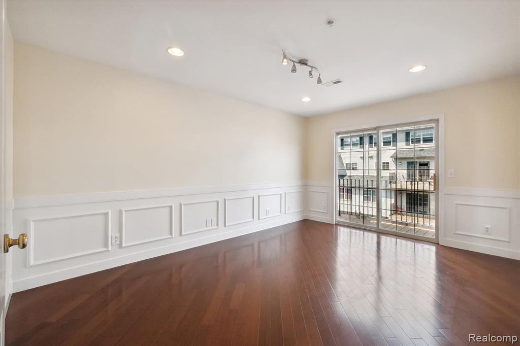 29399 GLEN OAKS Boulevard E, Farmington Hills, MI 48334 — Photo 15