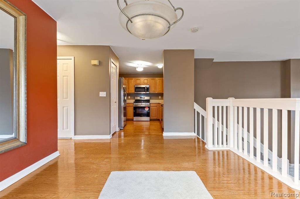17036 FARMINGTON Road, Livonia, MI 48154 — Photo 14