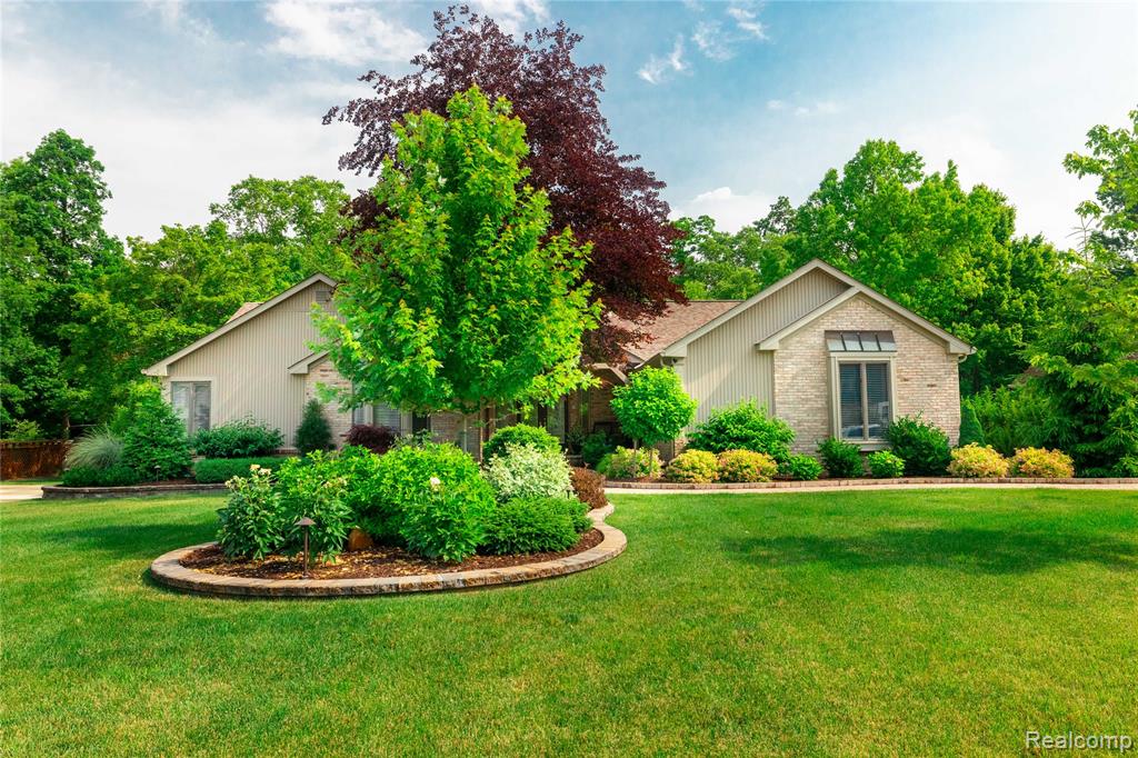 9158 Manchester Boulevard, Grosse Ile, MI 48138 — Photo 2