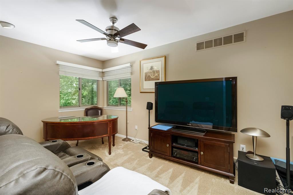 5156 Chestershire Court, West Bloomfield, MI — Photo 34