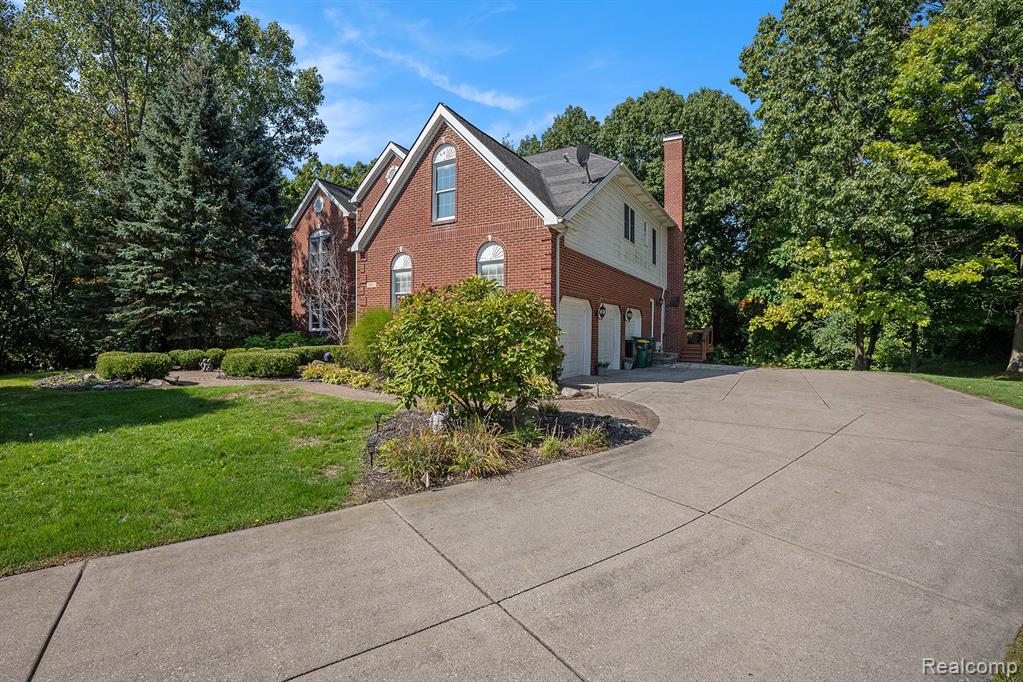 5479 Woodcreek Court, Clarkston, MI 48348 — Photo 43