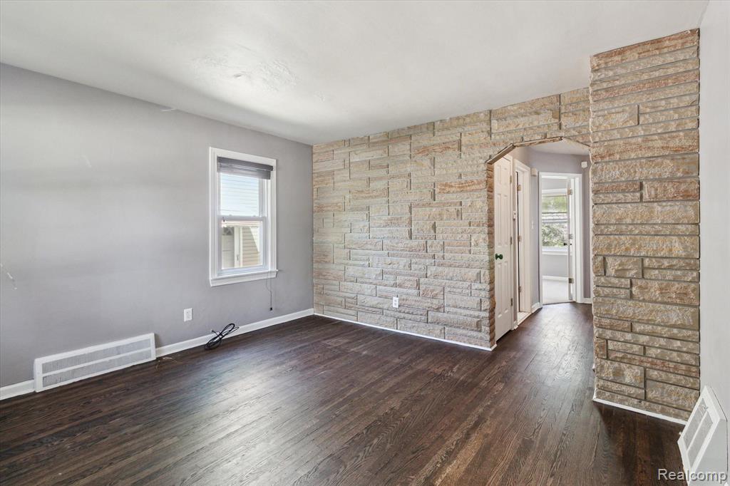 812 N KENWOOD Avenue, Royal Oak, MI 48067 — Photo 10