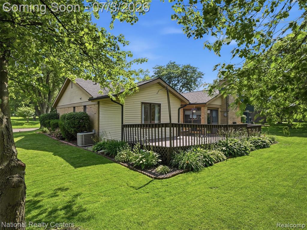 40368 Village Wood Road, Novi, MI — Photo 33