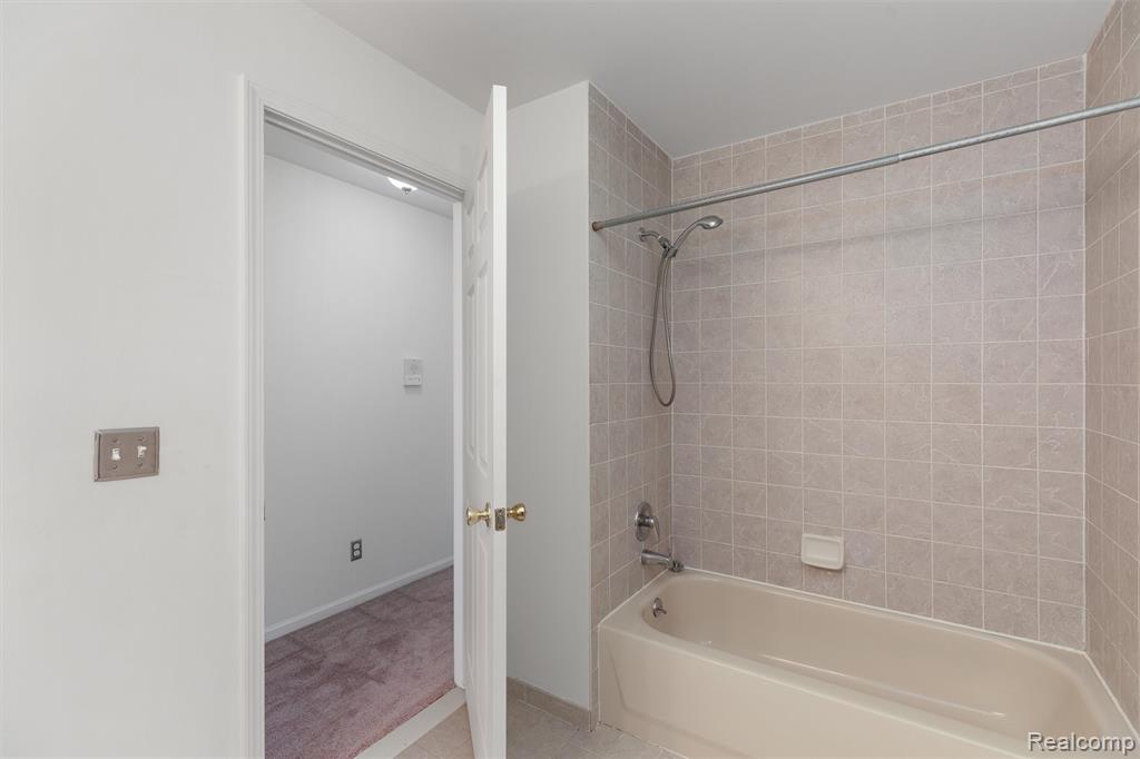 1790 Flagstone Circle, Rochester, MI 48307 — Photo 23