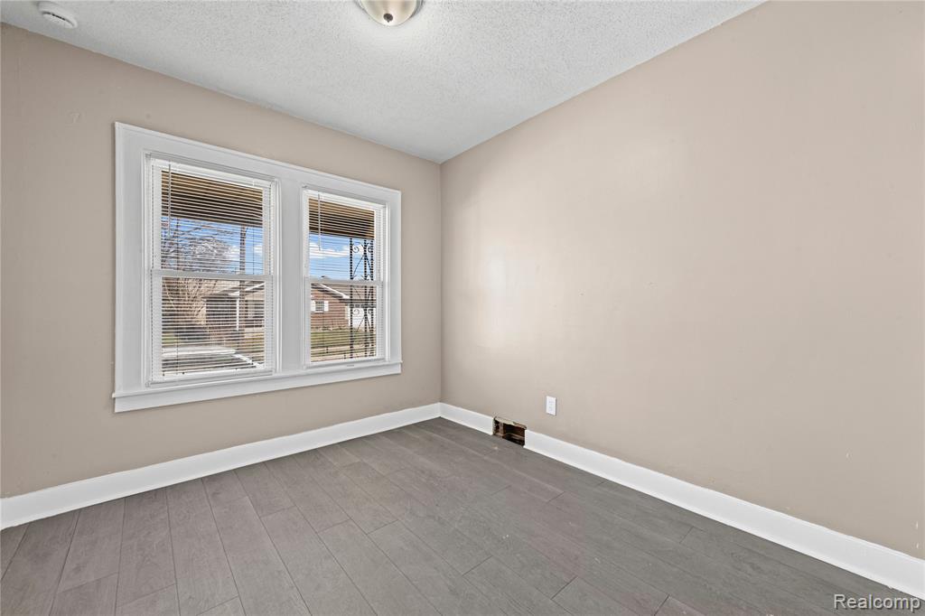 705 Cleophus Parkway, Lincoln Park, MI 48146 — Photo 10