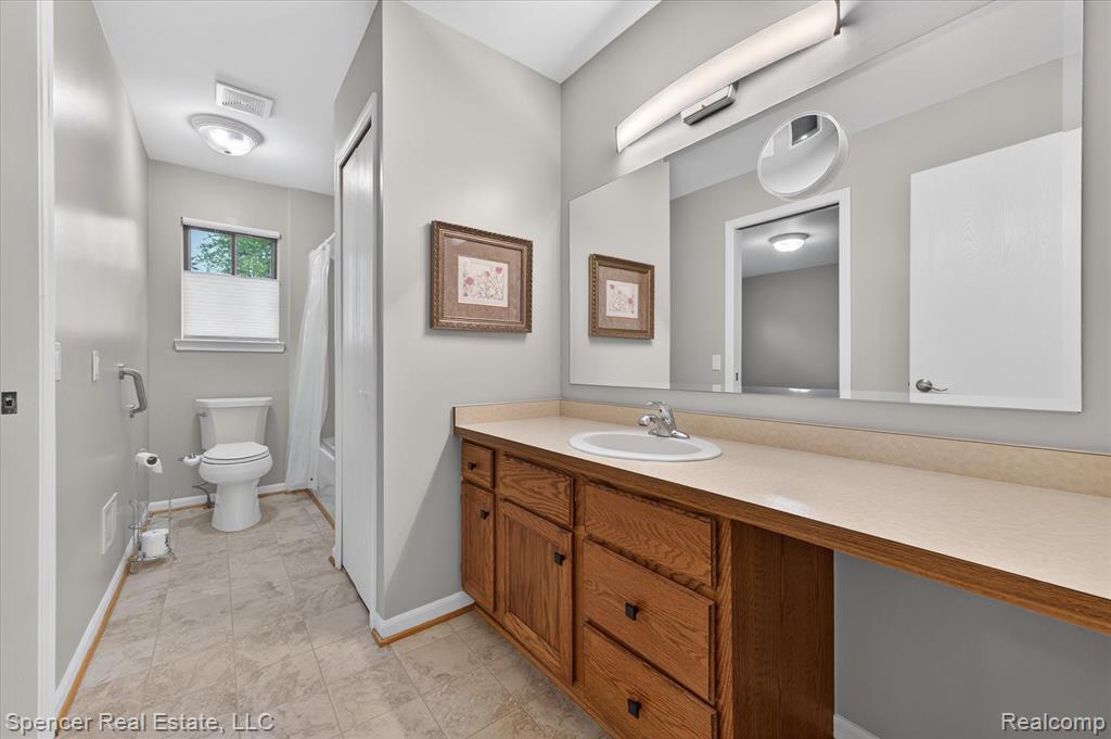 5988 Waldon Road, Clarkston, MI — Photo 29