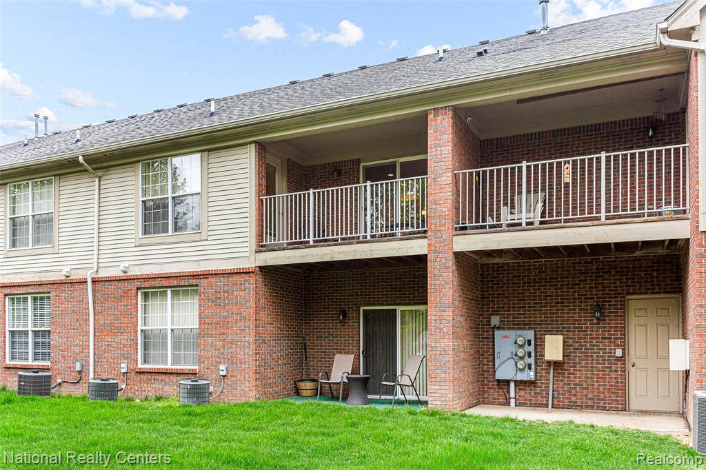 49277 Silver Birch Circle, Shelby Twp, MI 48315 — Photo 2