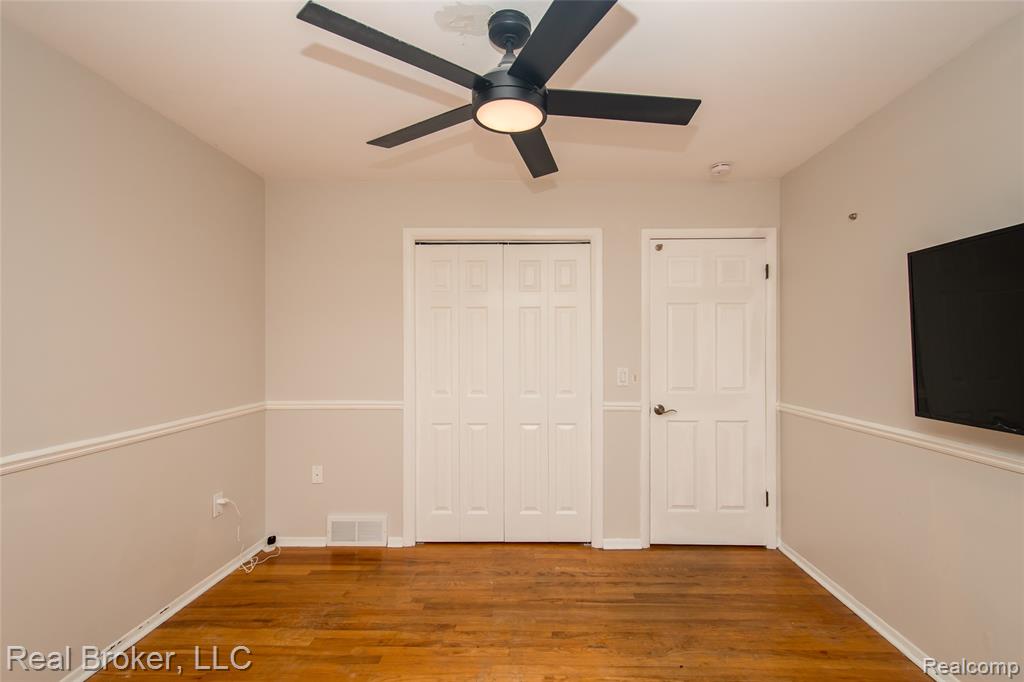 5103 Ridgetop Drive, Waterford, MI 48327 — Photo 15
