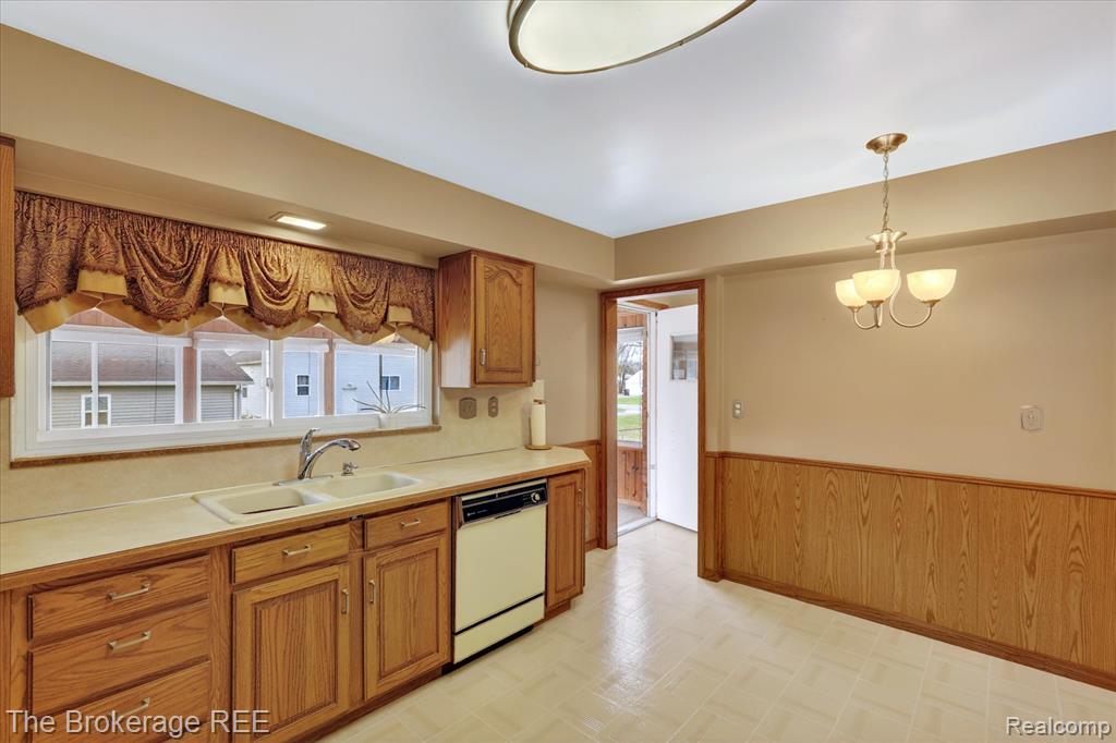 4224 Potter Road, Burton, MI 48509 — Photo 10