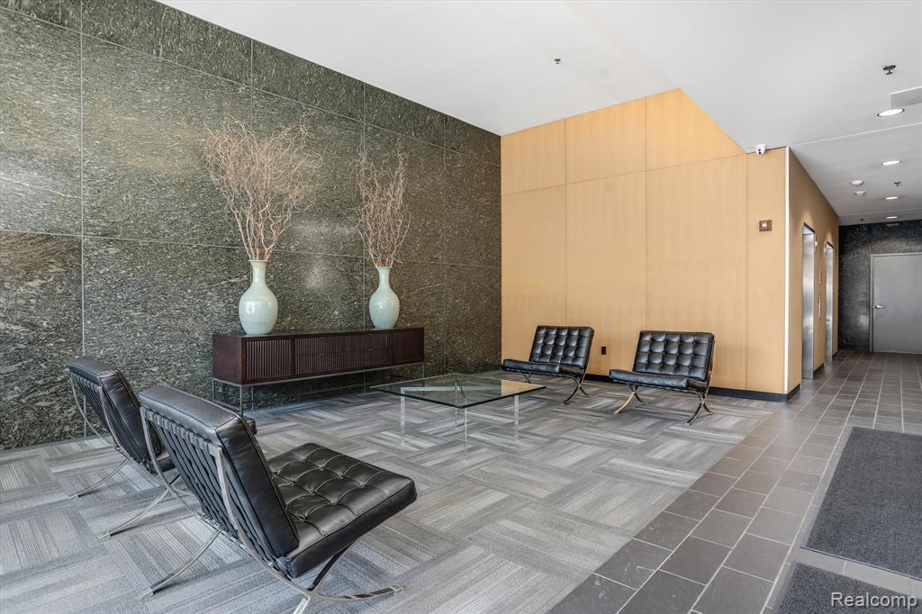 432 S WASHINGTON Avenue, 1204, Royal Oak, MI 48067 — Photo 26