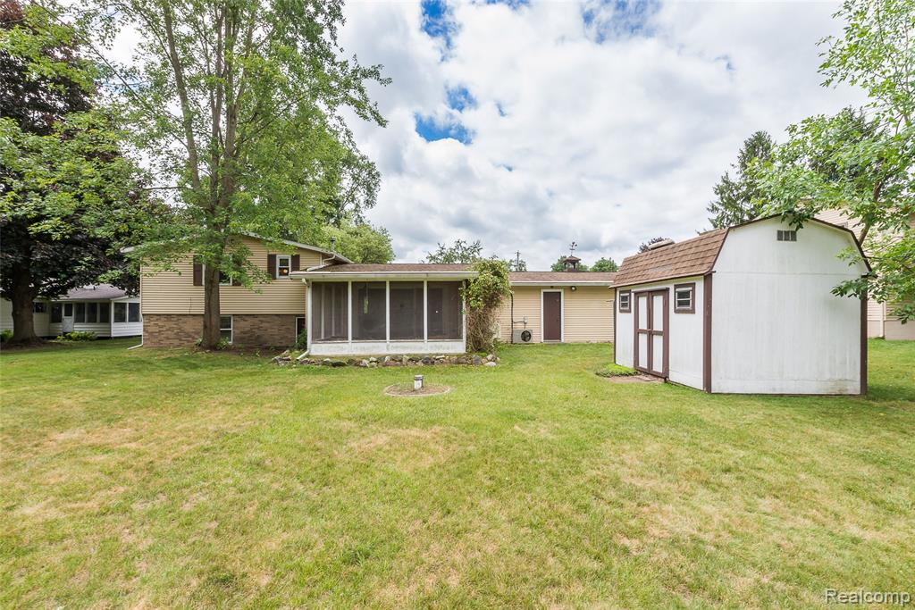 1165 Camelot Drive, Pinckney, MI 48169 — Photo 37