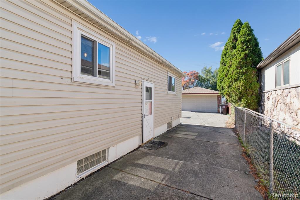 7732 Hipp Street, Taylor, MI 48180 — Photo 39