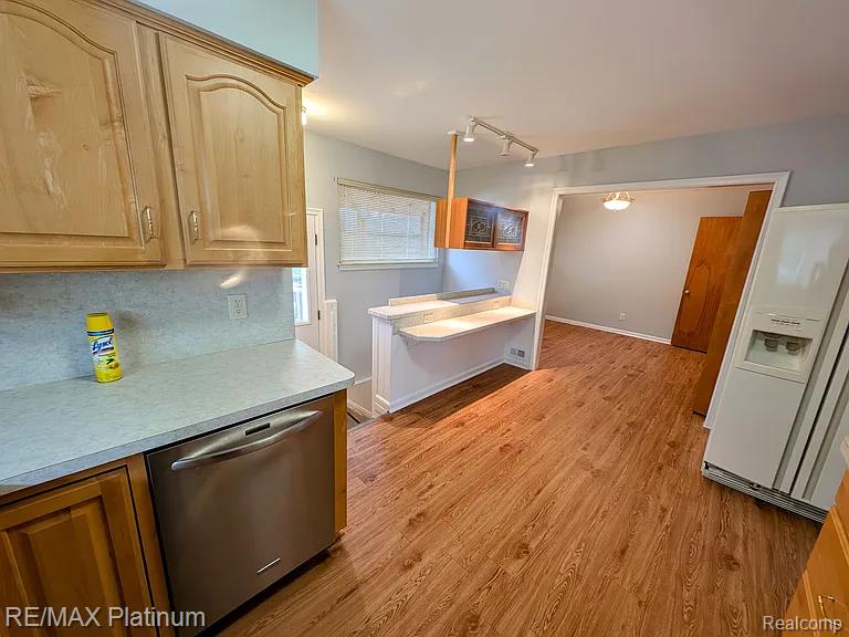 7725 Berwick Drive, Westland, MI — Photo 9