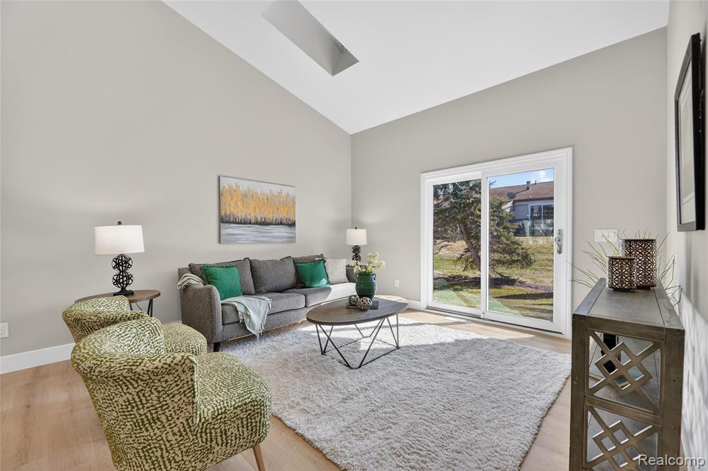 61019 Evergreen Court, South Lyon, MI 48178 — Photo 4