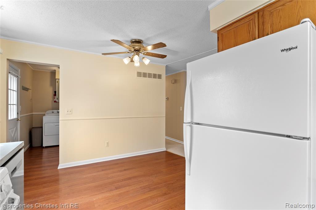 8834 Janis Street, Shelby Twp, MI 48317 — Photo 15