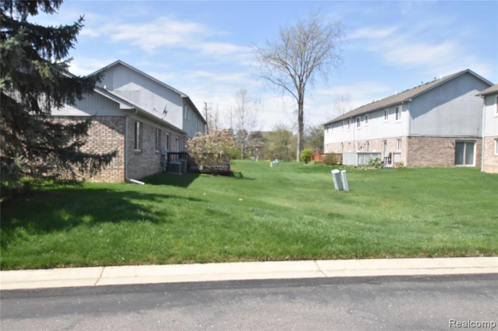 23436 Mahoney Court, 182, Trenton, MI 48183 — Photo 26