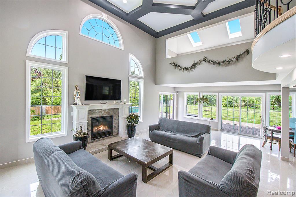 7471 Brewer Road, Flint, MI 48507 — Photo 6