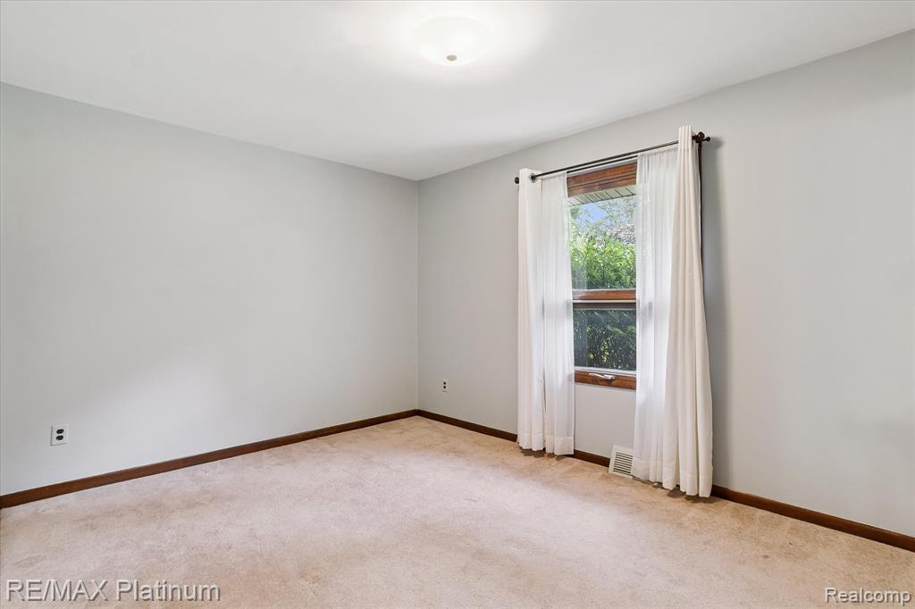 3200 Patterson Lake Road Road, Pinckney, MI 48169 — Photo 17