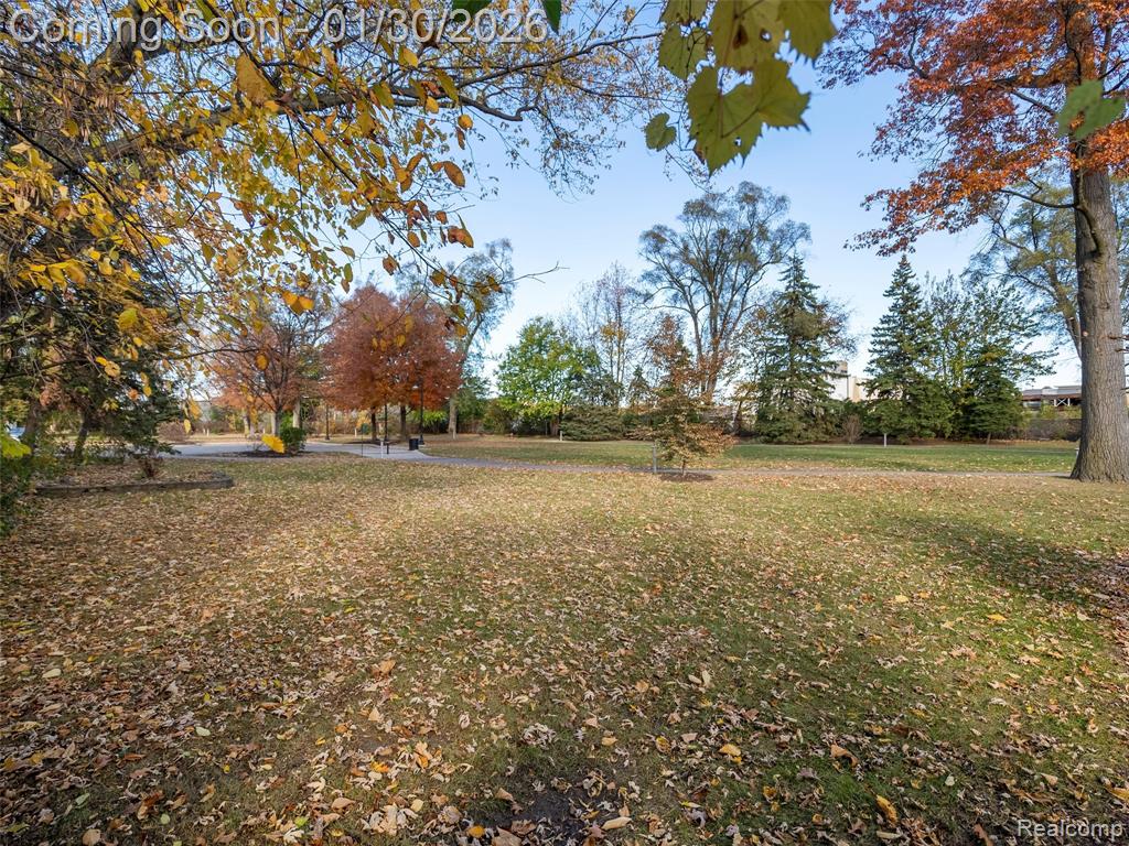 81 Wellesley Drive, Pleasant Ridge, MI — Photo 31