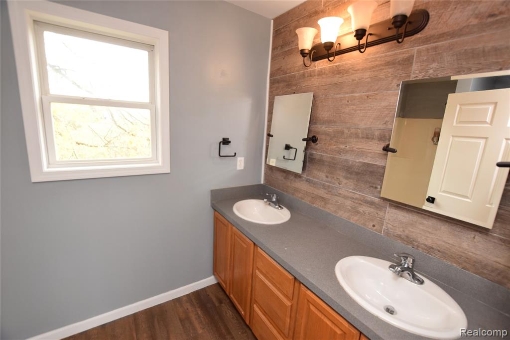 12215 Ray Road, Ortonville, MI 48462 — Photo 9