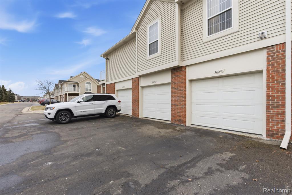 51602 STERN Lane, 128, Chesterfield, MI — Photo 2