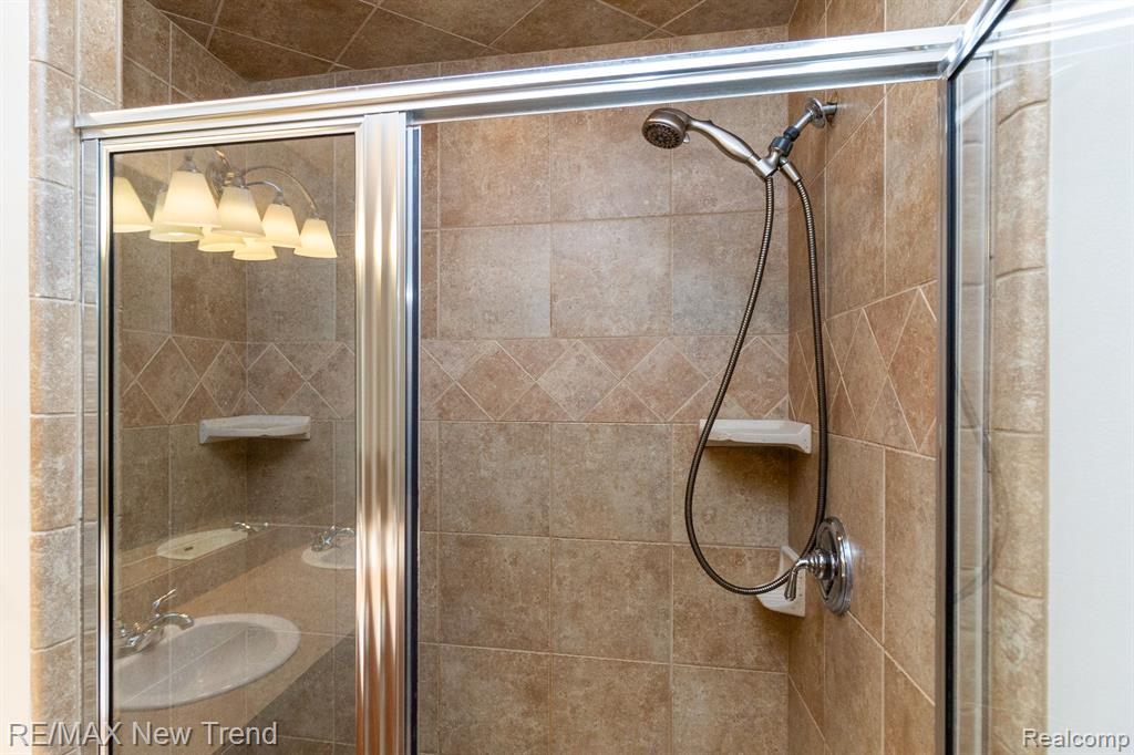 29319 DOUGLAS Drive, Novi, MI 48377 — Photo 22