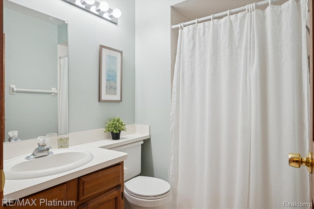 852 Woodridge Hills Drive, Brighton, MI 48116 — Photo 30