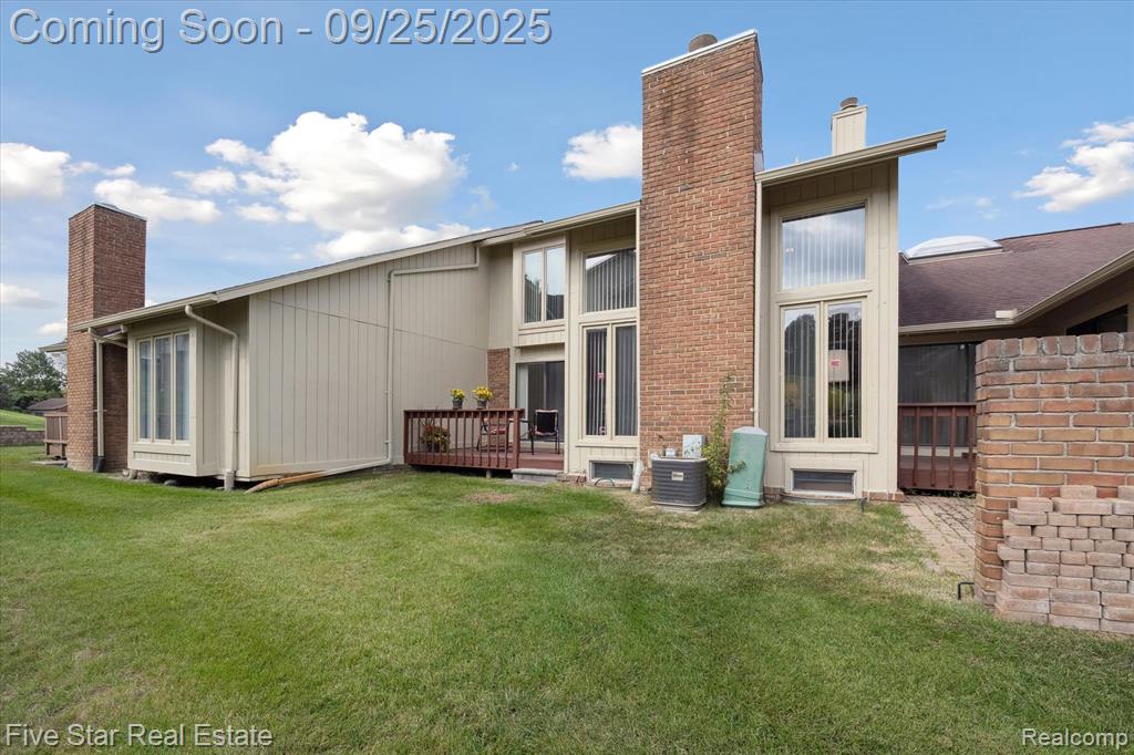 5611 Hillcrest Circle W, 50, West Bloomfield, MI — Photo 34