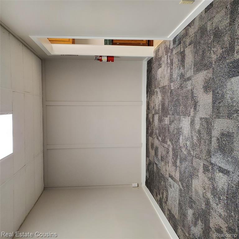 4235 Fenton Road S, Burton, MI 48529 — Photo 12