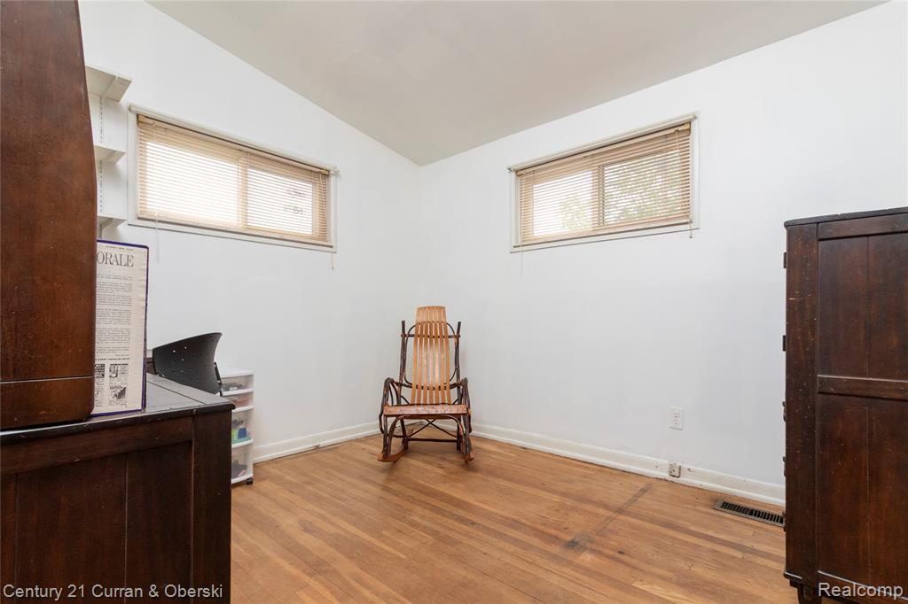 5397 Vivian Street, Dearborn Heights, MI 48125 — Photo 17