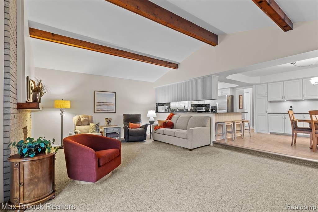 975 HUNTSFORD Drive, Troy, MI 48084 — Photo 10