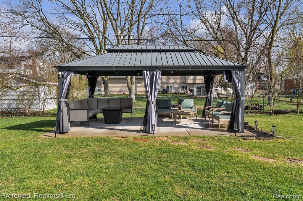 8680 WAR BONNET Drive, Commerce Twp, MI 48382 — Photo 42