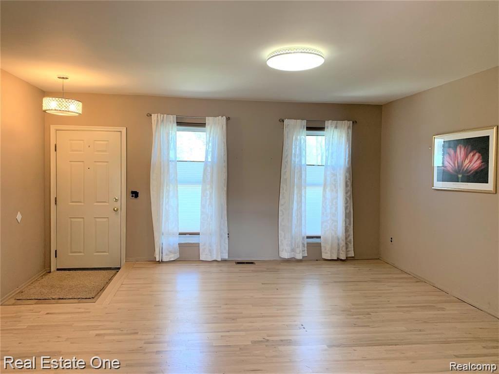 5051 FALMOUTH Drive, Troy, MI 48085 — Photo 12