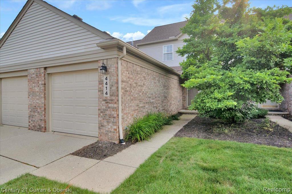4414 HUNTERS Circle E, Canton, MI 48188 — Photo 3