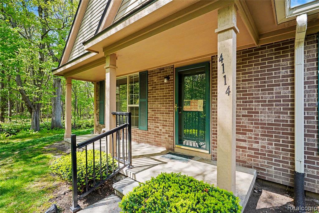 4114 Stonebridge, Holly, MI 48442 — Photo 2