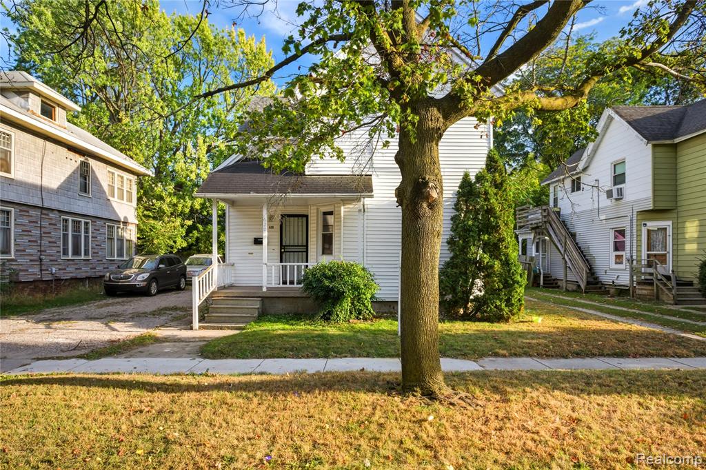 620 E 2ND Street, Flint, MI 48503 — front exterior