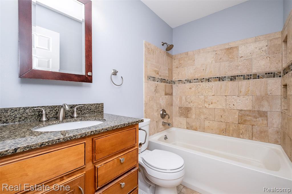 4079 Cumberland Court, Commerce Twp, MI 48390 — Photo 41