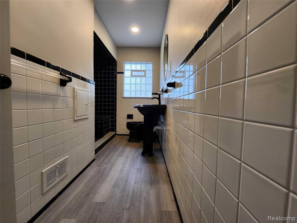 15705 Juliana Avenue, Eastpointe, MI 48021 — Photo 17