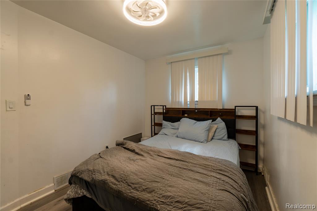 18445 Helen Street, Detroit, MI 48234 — Photo 13