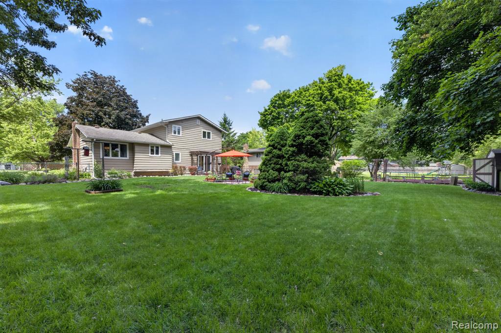 4369 Dixon Drive, Swartz Creek, MI 48473 — Photo 57