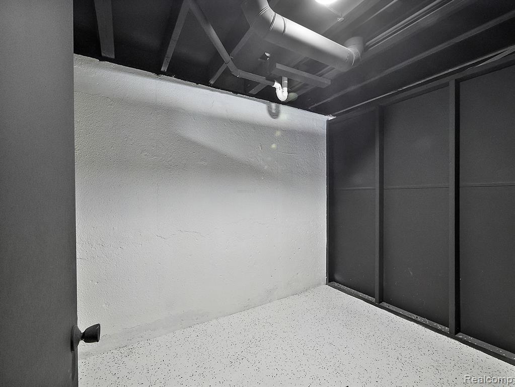 25167 GREENBROOKE Drive, Southfield, MI 48033 — Photo 40