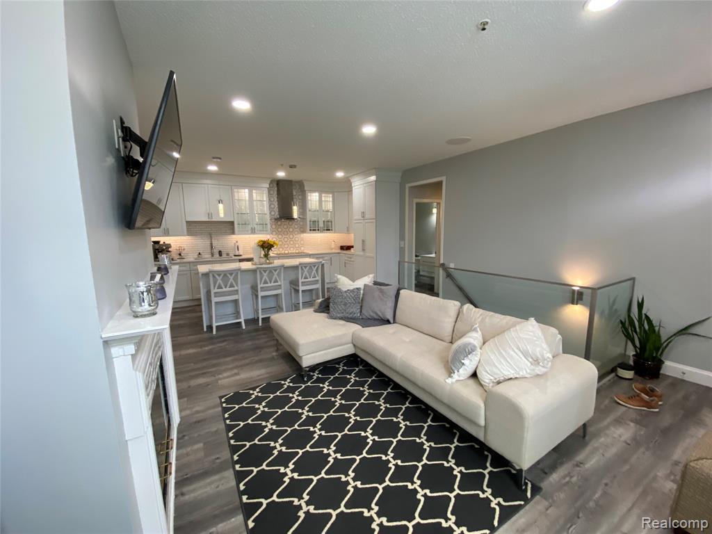 49435 Plymouth Way, Plymouth, MI 48170 — Photo 3