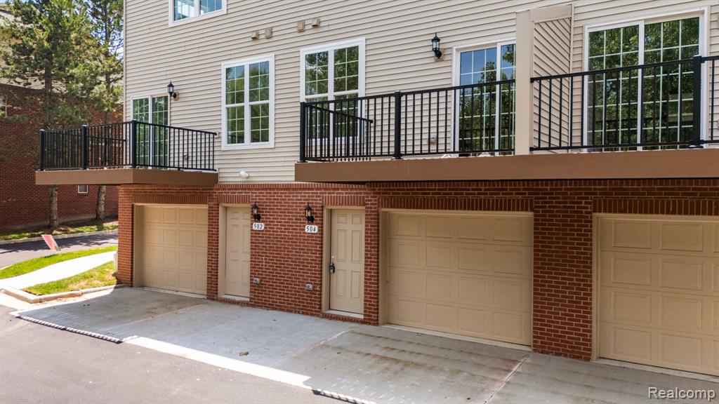 514 Village Lane, Milford, MI 48381 — Photo 3