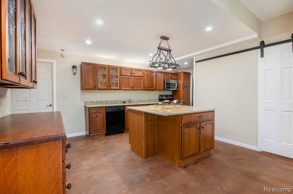 5401 Lone Pine Court, Brighton, MI 48116 — Photo 37