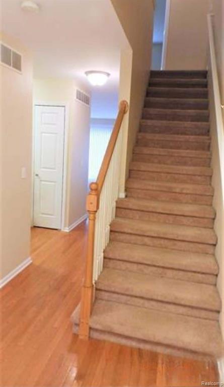 9026 Newport Way, Livonia, MI 48150 — Photo 6