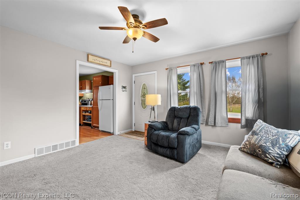 6093 Old State Road, North Branch, MI 48461 — Photo 9