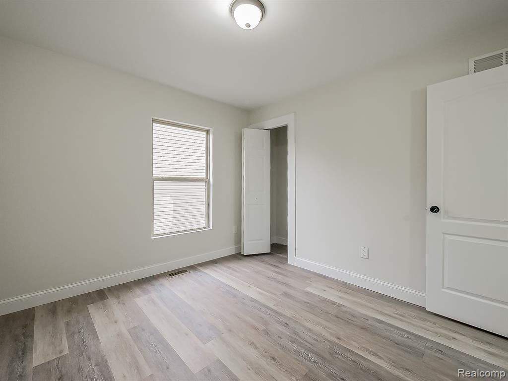 1730 E Woodruff Avenue, Hazel Park, MI 48030 — Photo 23
