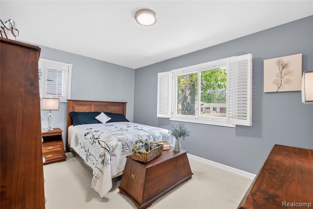 8733 Woodside Drive, Grosse Ile, MI 48138 — Photo 24