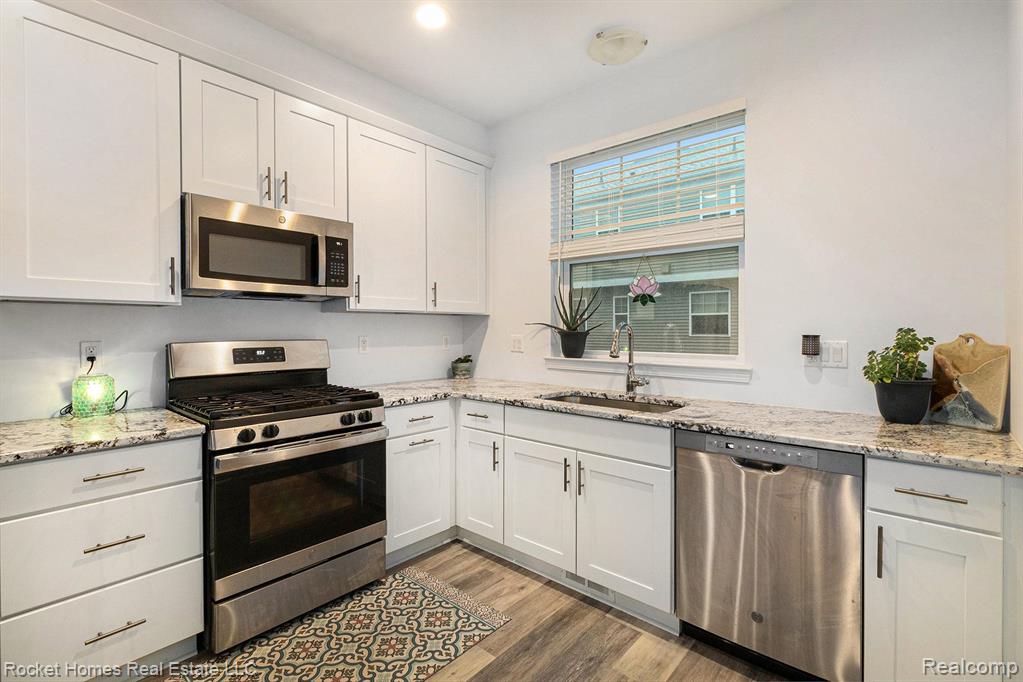 416 Jeff Keeton Drive, Hazel Park, MI 48030 — Photo 16