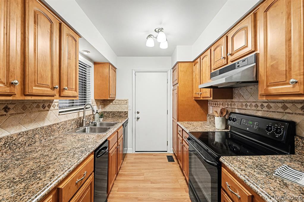 48315 Bayshore Drive, Van Buren, MI 48111 — Photo 11